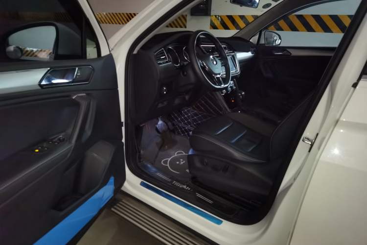 Used Volkswagen Tiguan L 2019 330TSI Automatic Two-Wheel Drive Panoramic Comfort Edition China VI Standard
