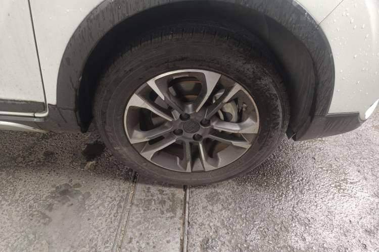 Used Geely Auto Vision X3 2019 Upgraded Model 1.5L Manual Luxury Version
