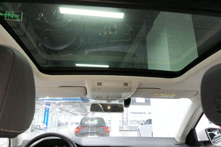 Used Volkswagen T-ROC 2021 280TSI DSG Two-Wheel Drive Comfort Connect Edition
