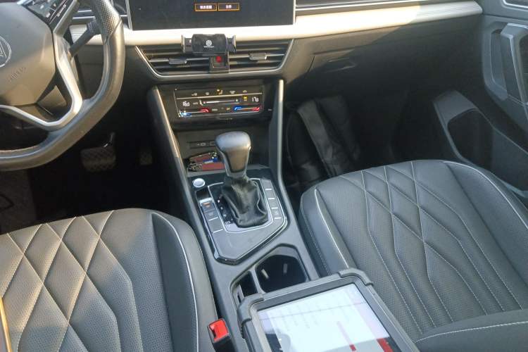 Used Volkswagen Tiguan L 2022 330TSI Automatic Two-Wheel Drive Smart Edition