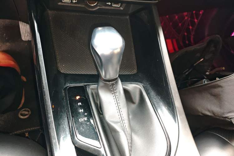 Used Roewe i5 2021 1.5L CVT Black Gold Edition