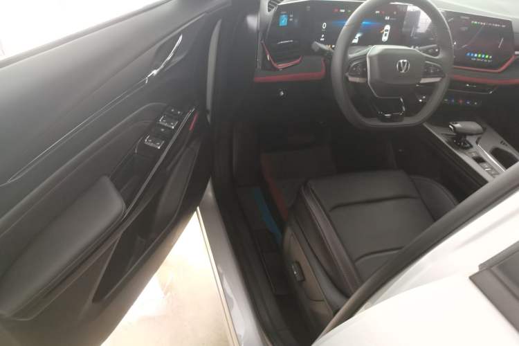 Used Changan X5 PLUS 2024 1.5T DCT ZhiZun Version
