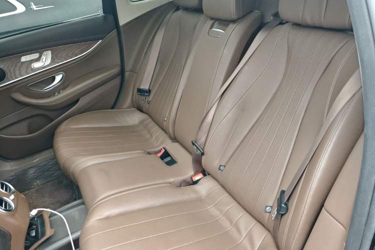 Used Mercedes-Benz E-Class 2018 Facelift E 300 L Luxury Edition