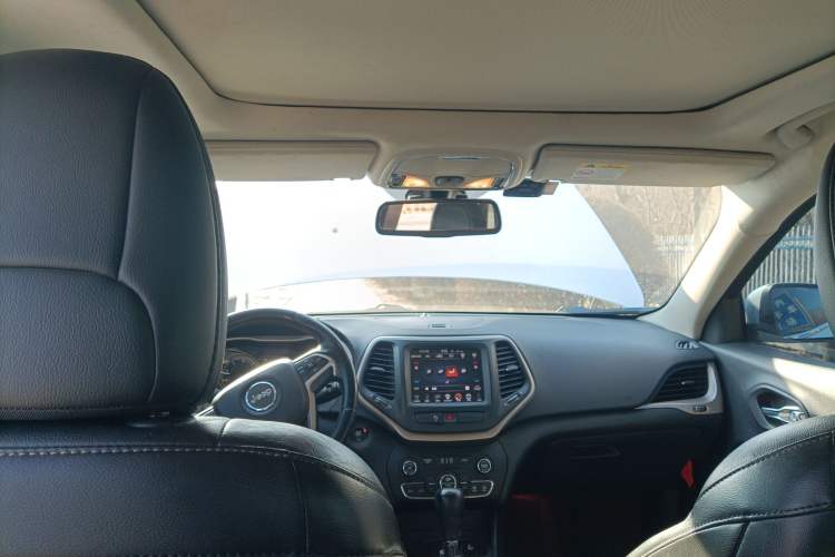 Used  Cherokee 2017 2.0L Superior Edition