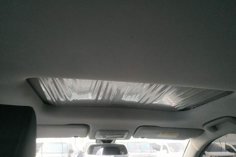 Used Wuling Asta 2022 2.0L DHT Electric-Speed Version
