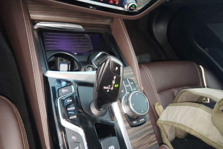 Used BMW 5 Series 2018 Facelifted 530Li Luxury Edition Premium Package
