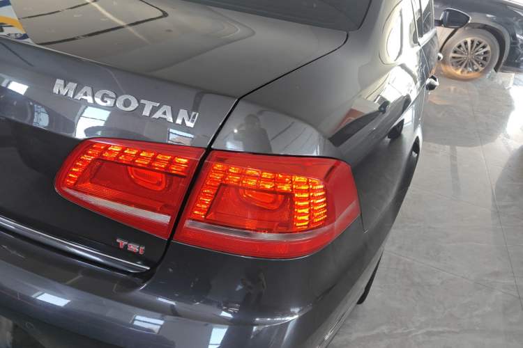 Used Volkswagen Magotan 2013 2.0 TSI Prestige Model
