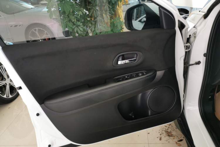 Used Honda Vezel 2017 1.5L CVT 2WD Comfort Model
