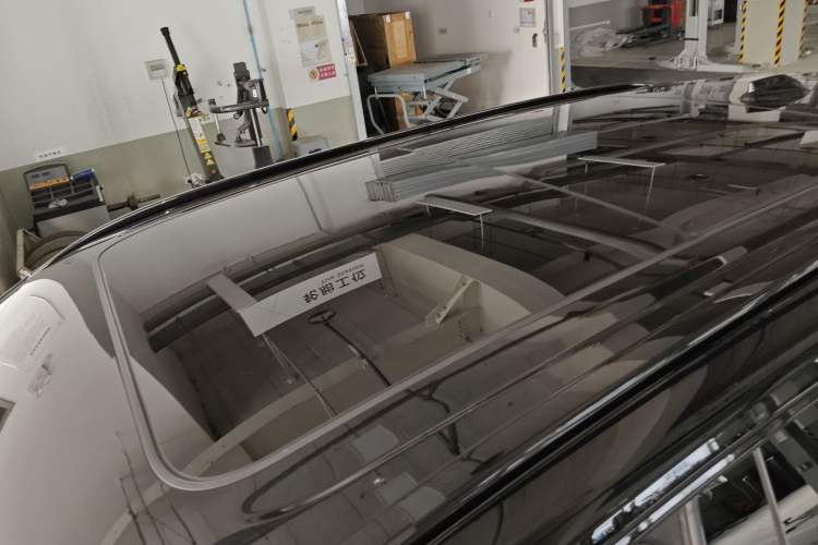 Used Lynk & Co 08 EM-P 2025 220 km All-Wheel-Drive Performance Halo
