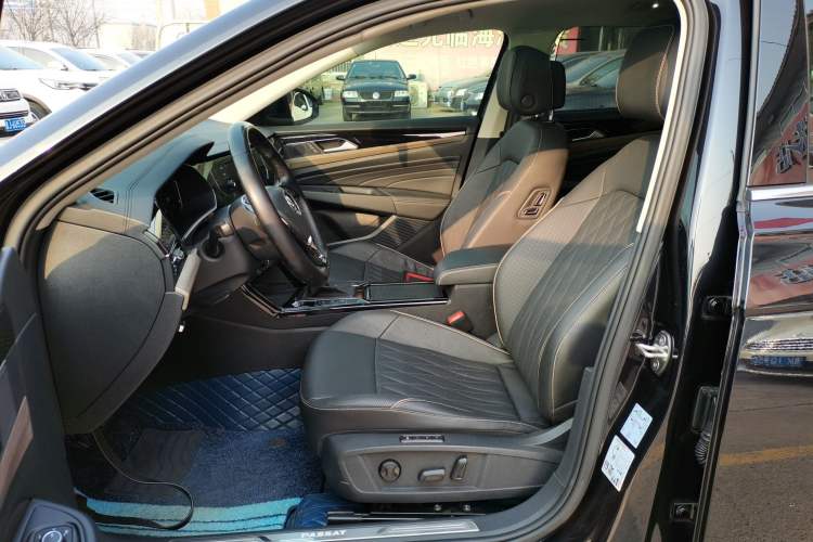 Used Volkswagen Passat 2019 330TSI Luxury Edition China VI Standard
