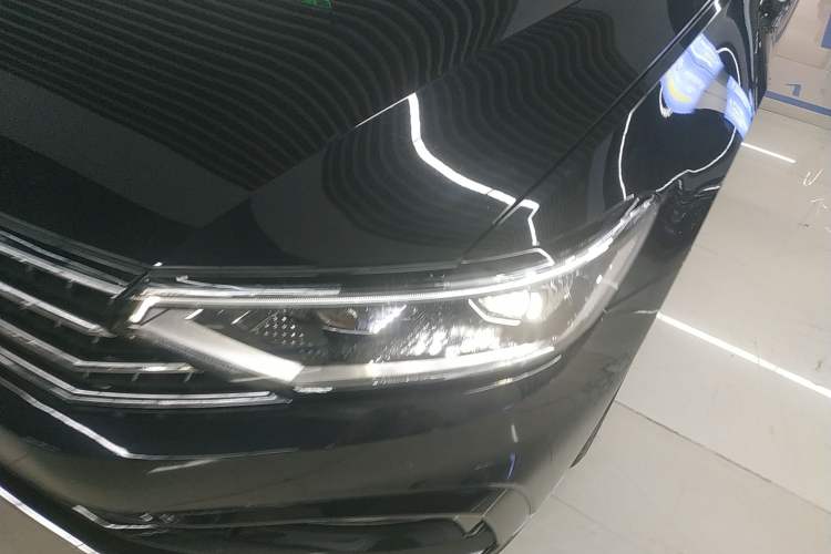 Used Volkswagen Magotan 2023 2 Million Units Limited Edition 280TSI DSG Leading Version