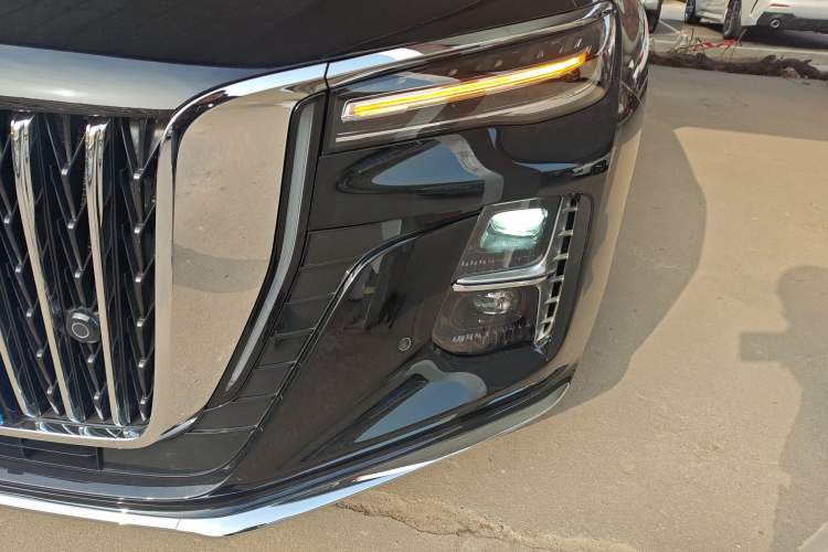 Used Hongqi H5 2025 2.0T Automatic Flag Edition – 500 000 Units Commemorative Version