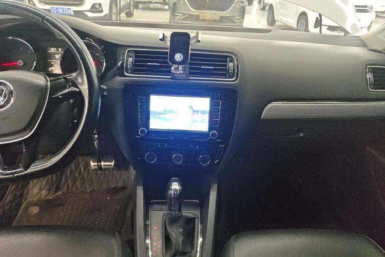 Used Volkswagen Sagitar 2015 1.6L Automatic Comfort Model