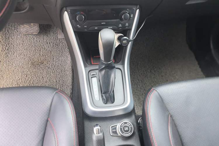 Used Suzuki S-Cross 2014 1.6L CVT Four-Wheel Drive Luxury Version
