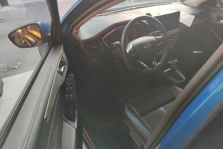 Used Ford Focus 2021 Sedan 1.5L Automatic Sharp Edition