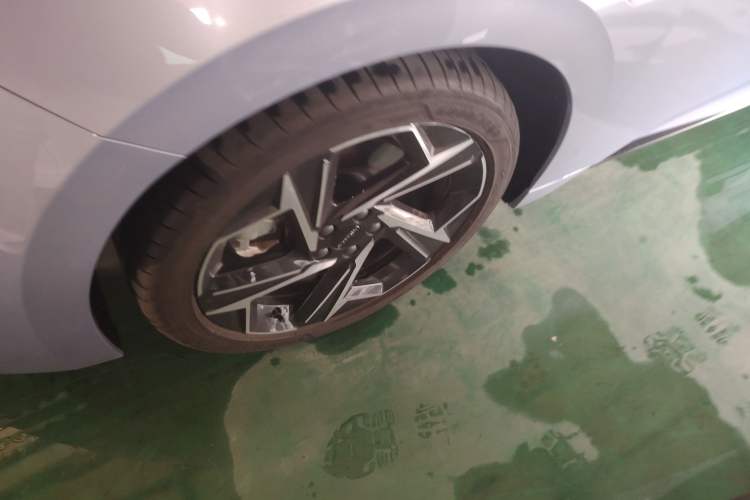 Used Lynk & Co 07 2024 EM-P 126 Long-Range Halo