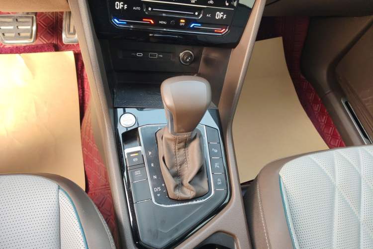 Used Volkswagen Tiguan L 2023 330TSI Automatic Two-Wheel Drive R-Line Enjoyment Edition