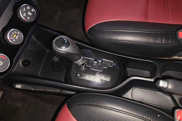 Used Kia K2 2015 Hatchback 1.4L AT GLS Cool Edition
