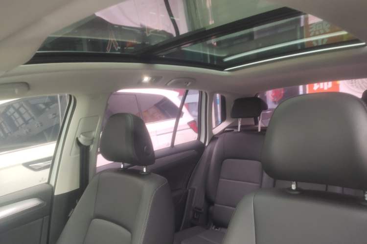 Used Volkswagen Golf Sportsvan 2019 280TSI Automatic Trendy Model China VI Standard
