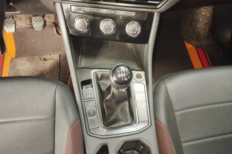 Used Volkswagen Bora 2019 Revised Version 1.5L Manual Comfort Edition China VI Standard