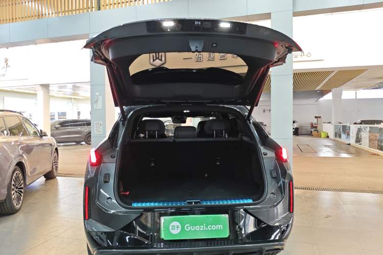 Used Lynk & Co 08 EM-P 2023 245km Ultra-Long Range Halo
