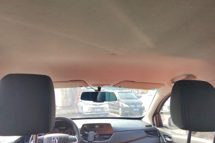 Used Baojun 310 2016 1.2L manual Comfort trim level
