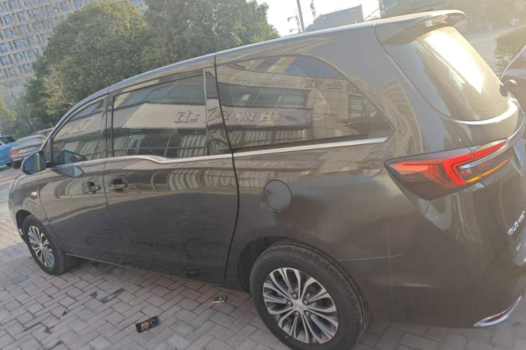 Used Buick GL8 2022 Land Cruiser Executive Class 652T Comfort Model
