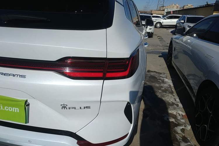 Used BYD Song PLUS New Energy 2024 HONOR Edition DM-i 110km Flagship PLUS
