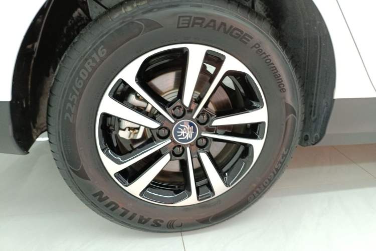 Used BYD Qin PLUS 2025 DM-i Smart Drive 120KM Superior Model
