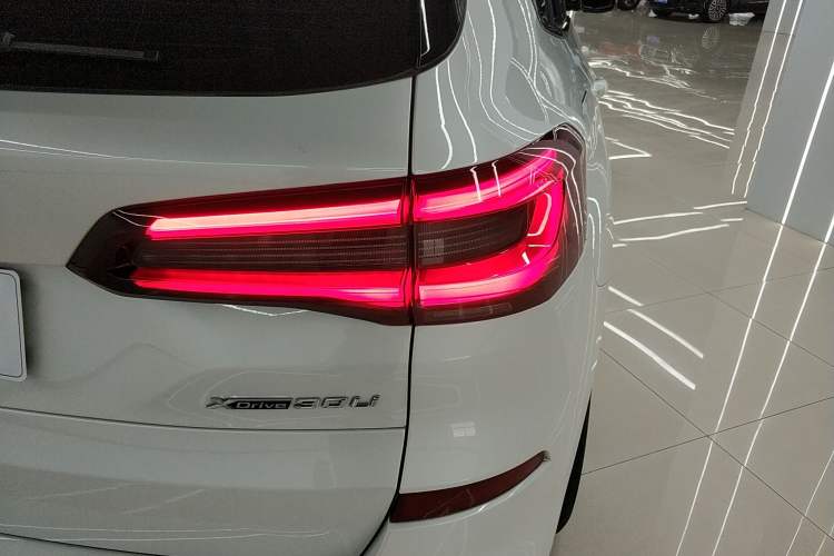 Used BMW X5 2022 Restyled xDrive 30Li Luxury Version M Sport Package
