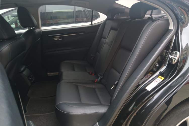 Used Lexus ES 2014 250 Comfort Edition
