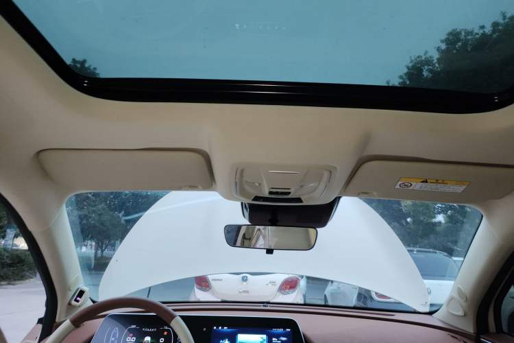 Used ORA Good Cat 2023 401 km Standard Range Prestige Version Lithium Iron Phosphate