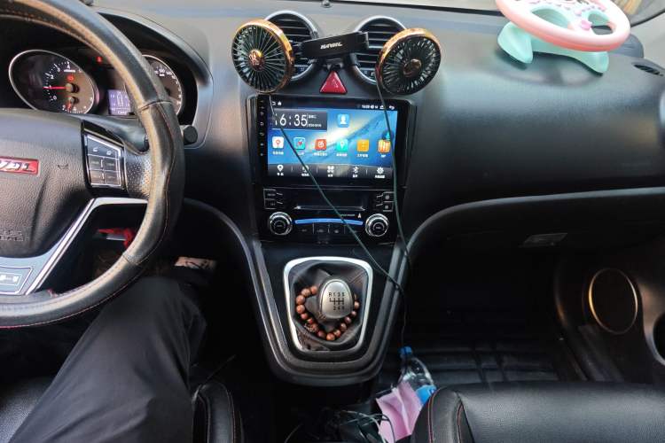 Used Haval H6 2015 Upgraded Model 1.5T Manual Two-Wheel Drive Elite Version
