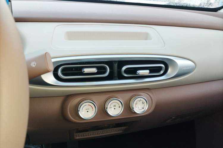 Used Wuling Hongguang MINIEV 2025 Four-Door Version Advanced Edition
