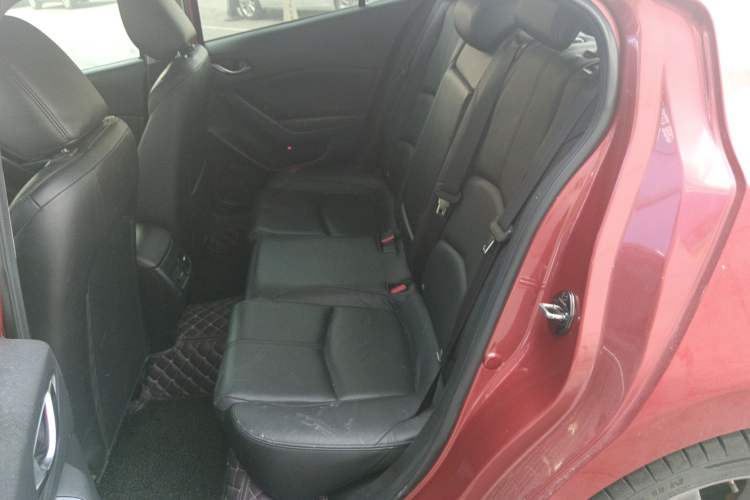 Used Mazda Mazda 3 Axela 2017 Hatchback 2.0L Automatic Sport Model China V Emission Standard
