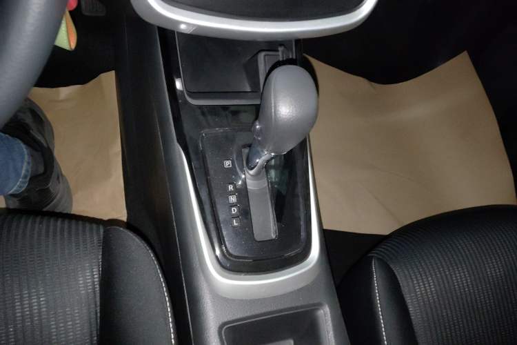 Used Nissan Tiida 2016 1.6L CVT Cool Dynamic Edition
