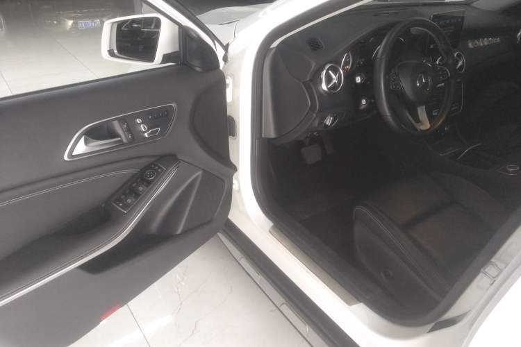 Used Mercedes-Benz GLA 2017 GLA 200 Fashion Model