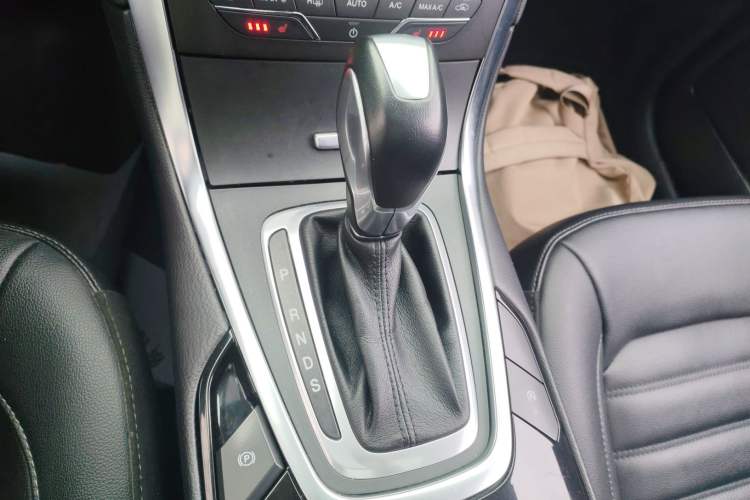 Used Ford Edge 2018 EcoBoost 245 Two-Wheel-Drive Titanium 7-Seater China VI Standard
