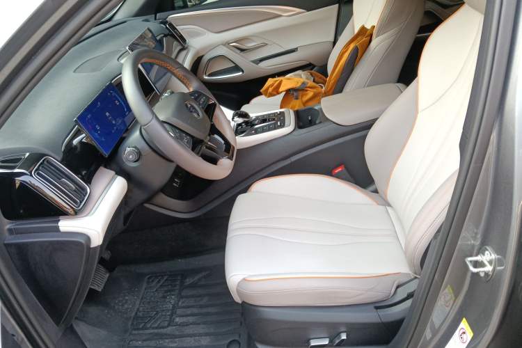 Used BYD Song Pro New Energy 2024 HONOR Edition DM-i 71KM Navigation Model
