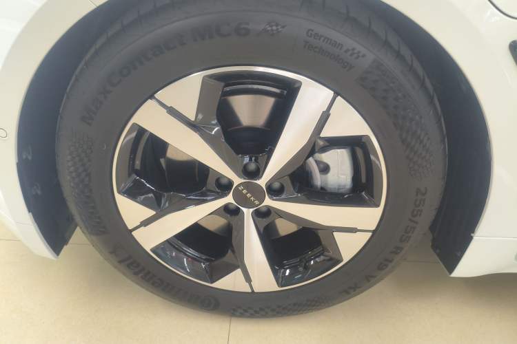 Used Zeekr 001 2023 WE Edition 86 kWh
