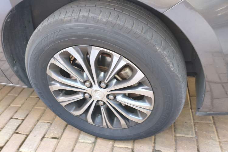 Used Buick GL8 2021 Land Cruiser Executive Class 652T Luxury Model