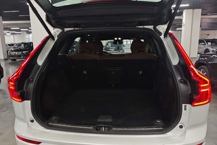 Used Volvo XC60 2025 B5 Four-Wheel Drive Smart & Advanced Luxury Edition
