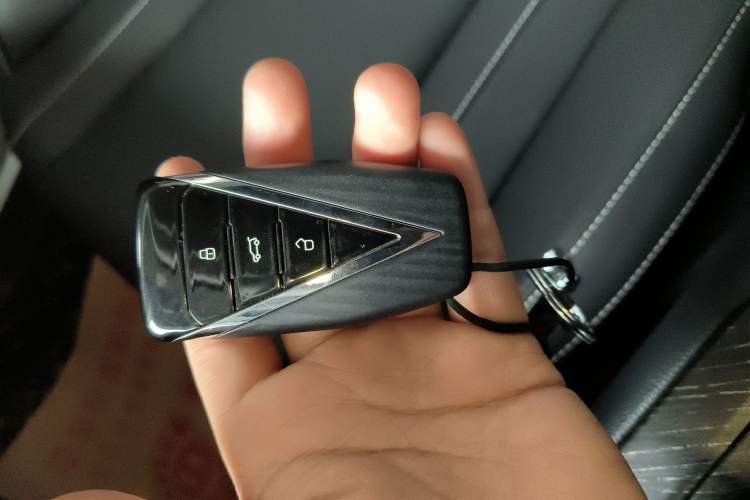 Used Venucia V 2023 260T Idol Edition Pro