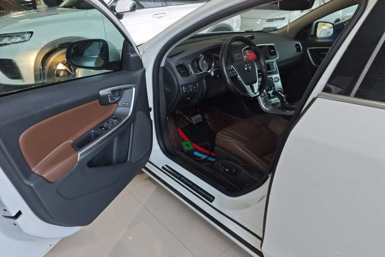 Used Volvo S60 New Energy 2019 S60L T6 E-Drive Hybrid Edition