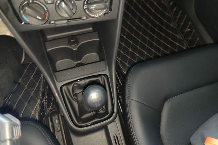 Used Volkswagen Jetta 2015 1.6L Manual Fashion Edition