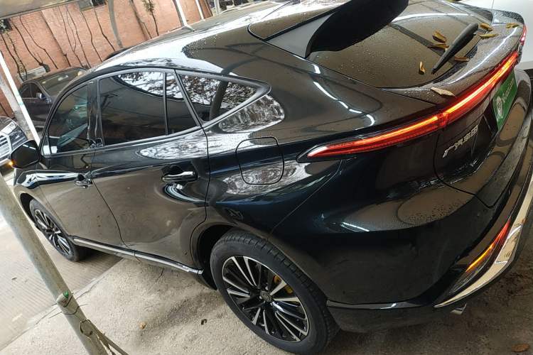 Used Toyota Venza 2022 Dual-Engine 2.5L CVT Two-Wheel Drive Prestige Edition
