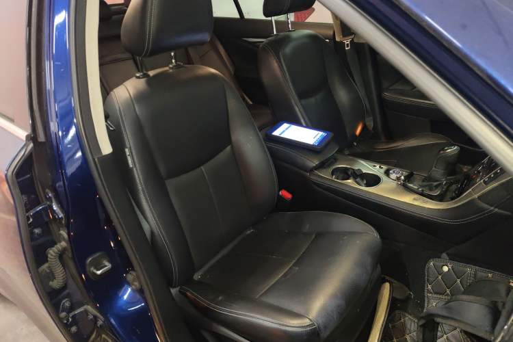 Used Infiniti Q50L 2018 2.0T Enjoyment Version China VI Standard
