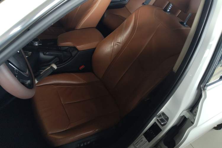 Used BMW 3 Series 2015 320Li Luxury Design Package Premium Edition