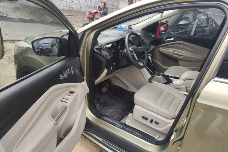 Used Ford Kuga 2013 2.0L GTDi Four-Wheel-Drive Elite Model