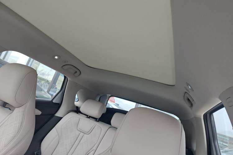 Used BYD Yuan UP 2025 Intelligent Driving Version 401 km Beyond-Range Edition
